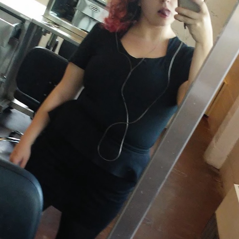 Pin-up Neckline Top